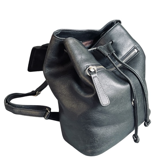 Coach Vintage Legacy 9858 Small Day Pack (backpack) measuring 10 X 8 - Picture 4 of 7
